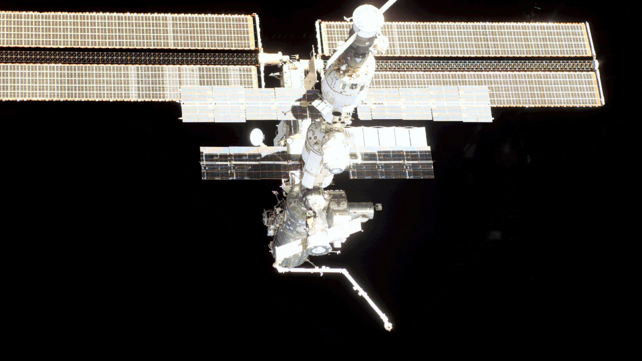 Tour de L'aiguille de L'espace Blanc et Noir Pendant la Nuit. Wallpaper in 1280x720 Resolution