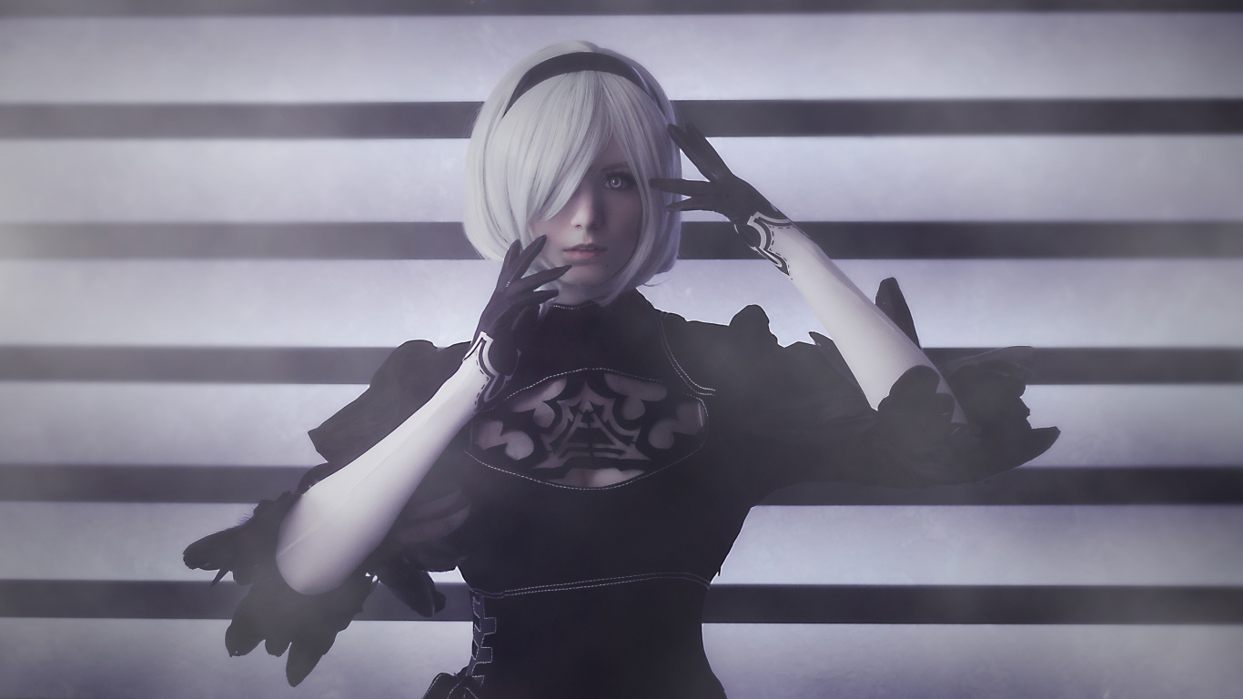 Femme en Débardeur Noir Tenant un Fusil. Wallpaper in 1366x768 Resolution