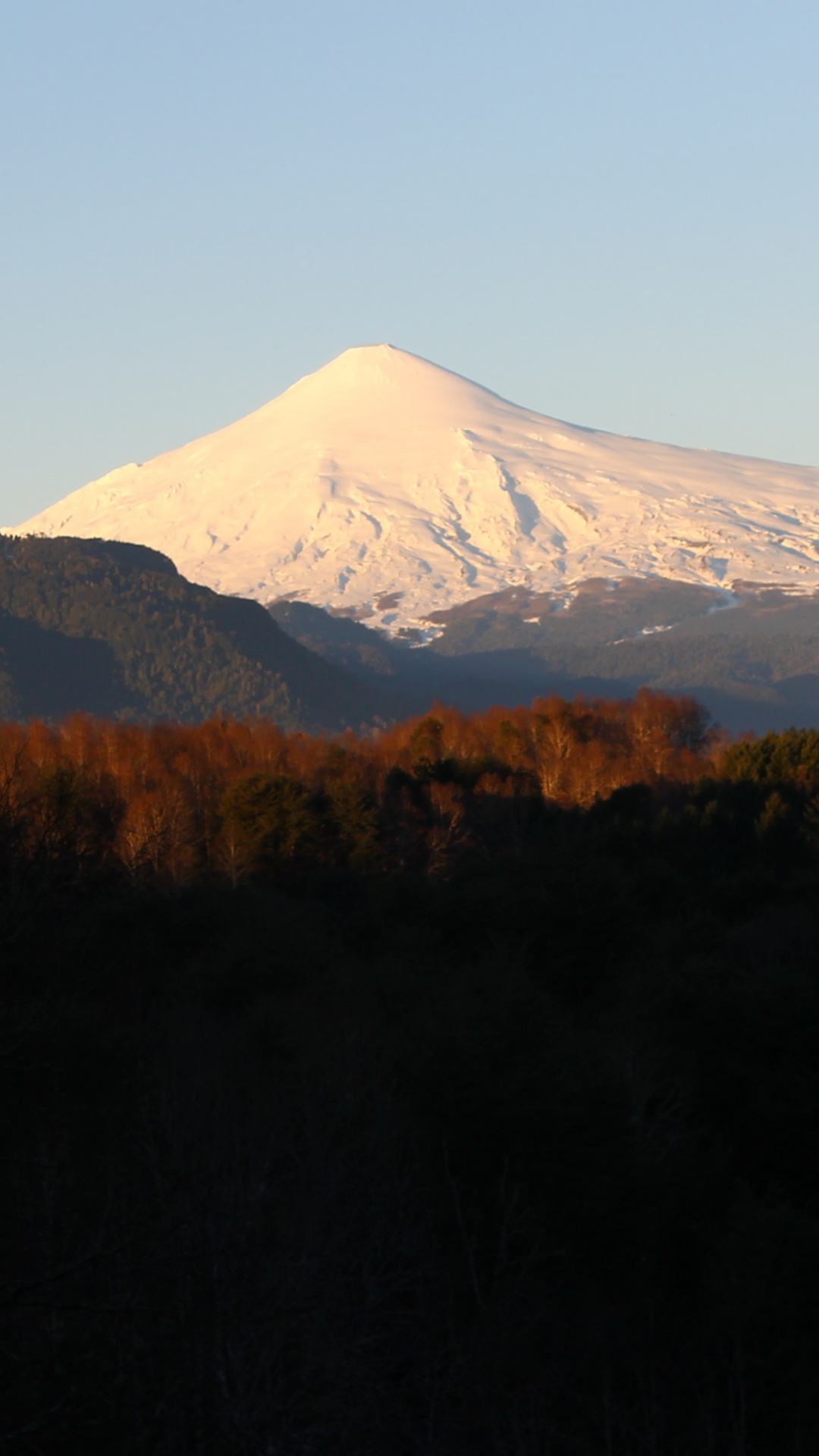 Schneebedeckter Berg Tagsüber. Wallpaper in 1080x1920 Resolution