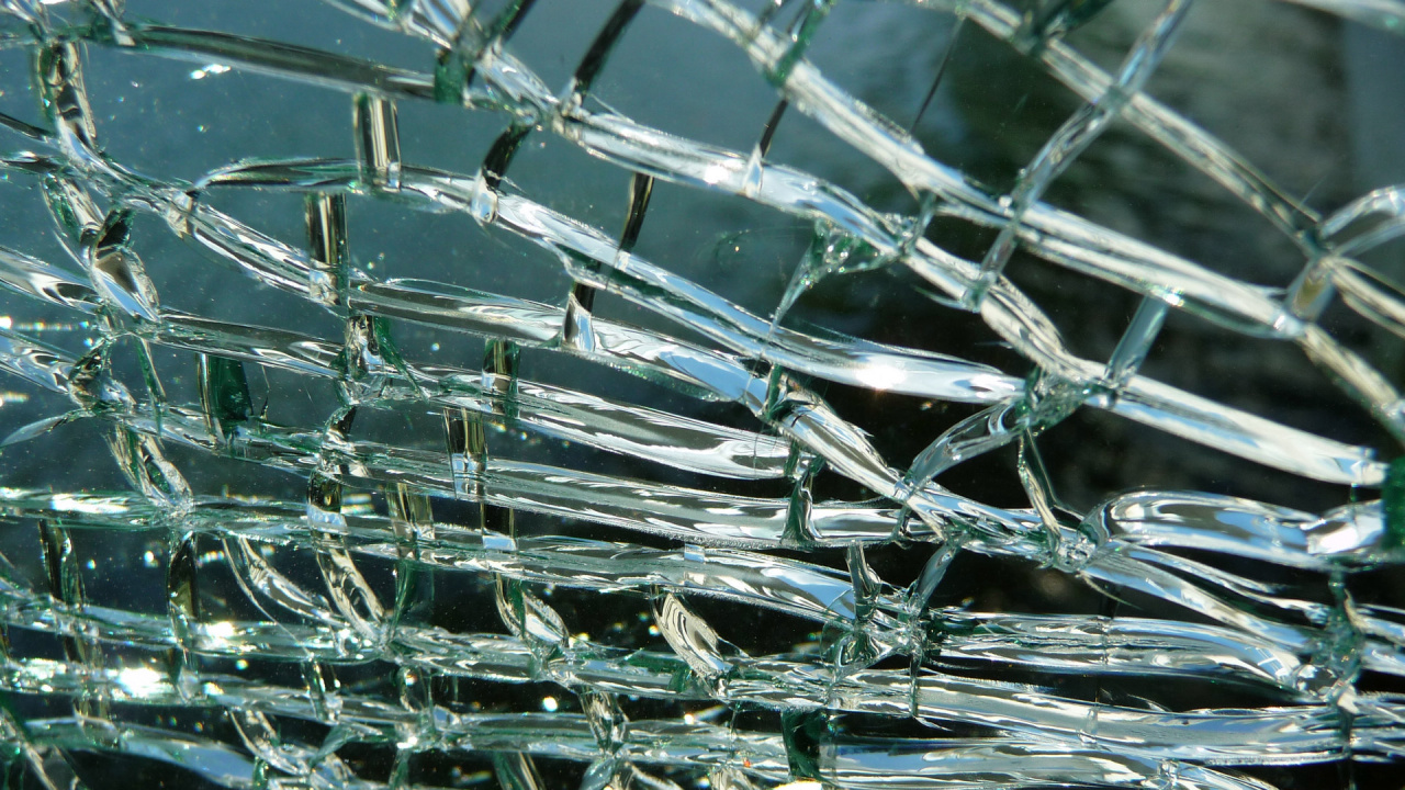 Water Droplets on Glass During Daytime. Wallpaper in 1280x720 Resolution