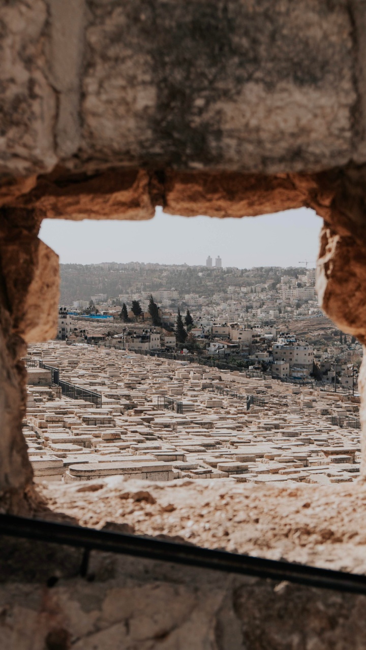 Formation Rocheuse Brune Pendant la Journée. Wallpaper in 720x1280 Resolution