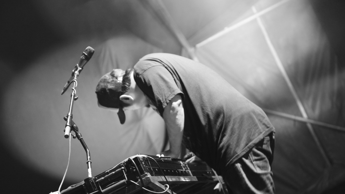 Linkin Park, Instrumento de Cuerda Pulsada, Músico, Negro, Rendimiento. Wallpaper in 1366x768 Resolution