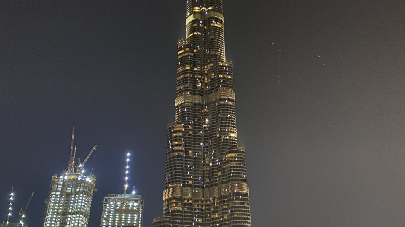 Dubaï, Burj Khalifa, Attraction Touristique, Gratte-ciel, Nuit. Wallpaper in 1366x768 Resolution