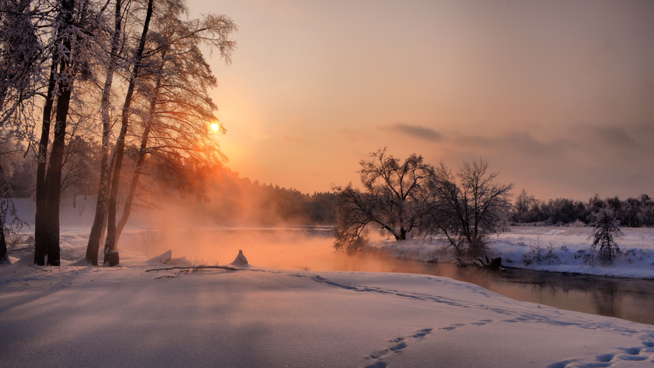 Schneebedeckte Straße Bei Sonnenuntergang. Wallpaper in 1280x720 Resolution