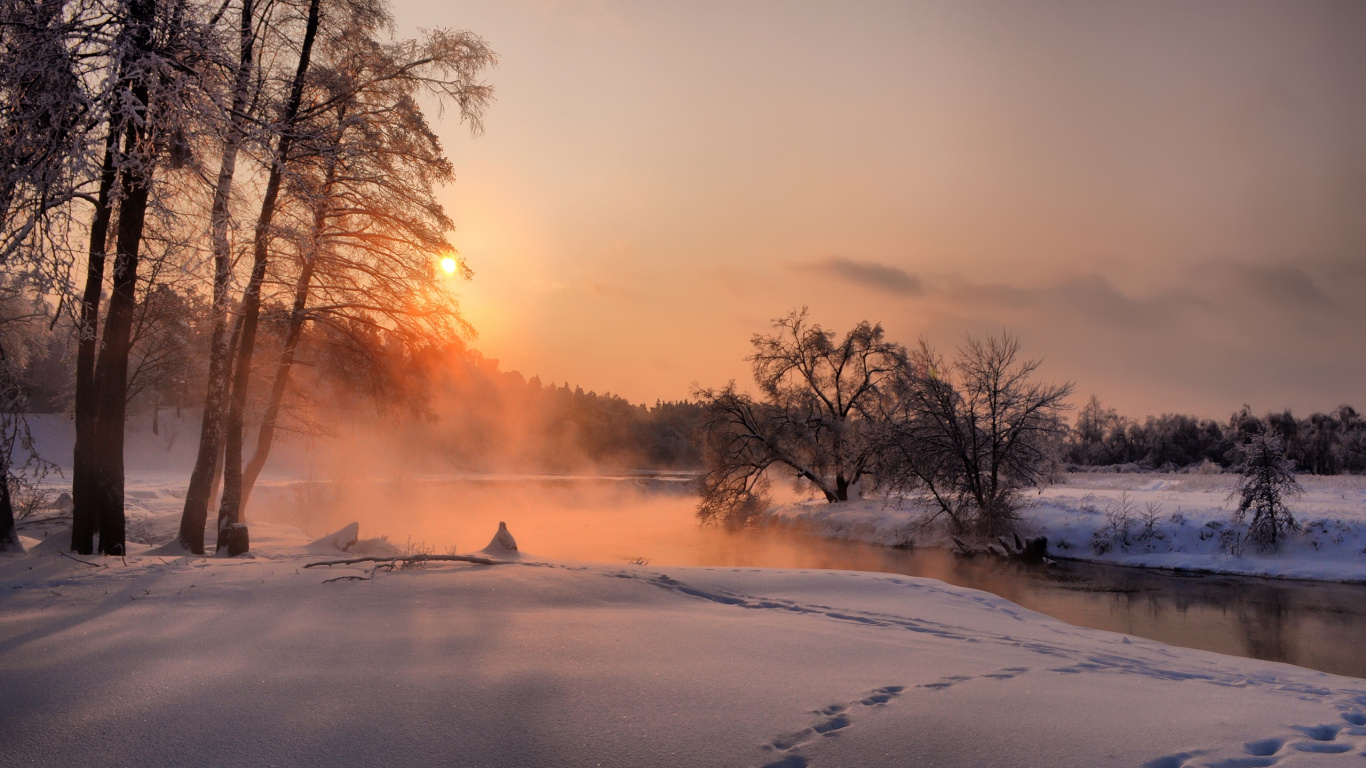 Schneebedeckte Straße Bei Sonnenuntergang. Wallpaper in 1366x768 Resolution