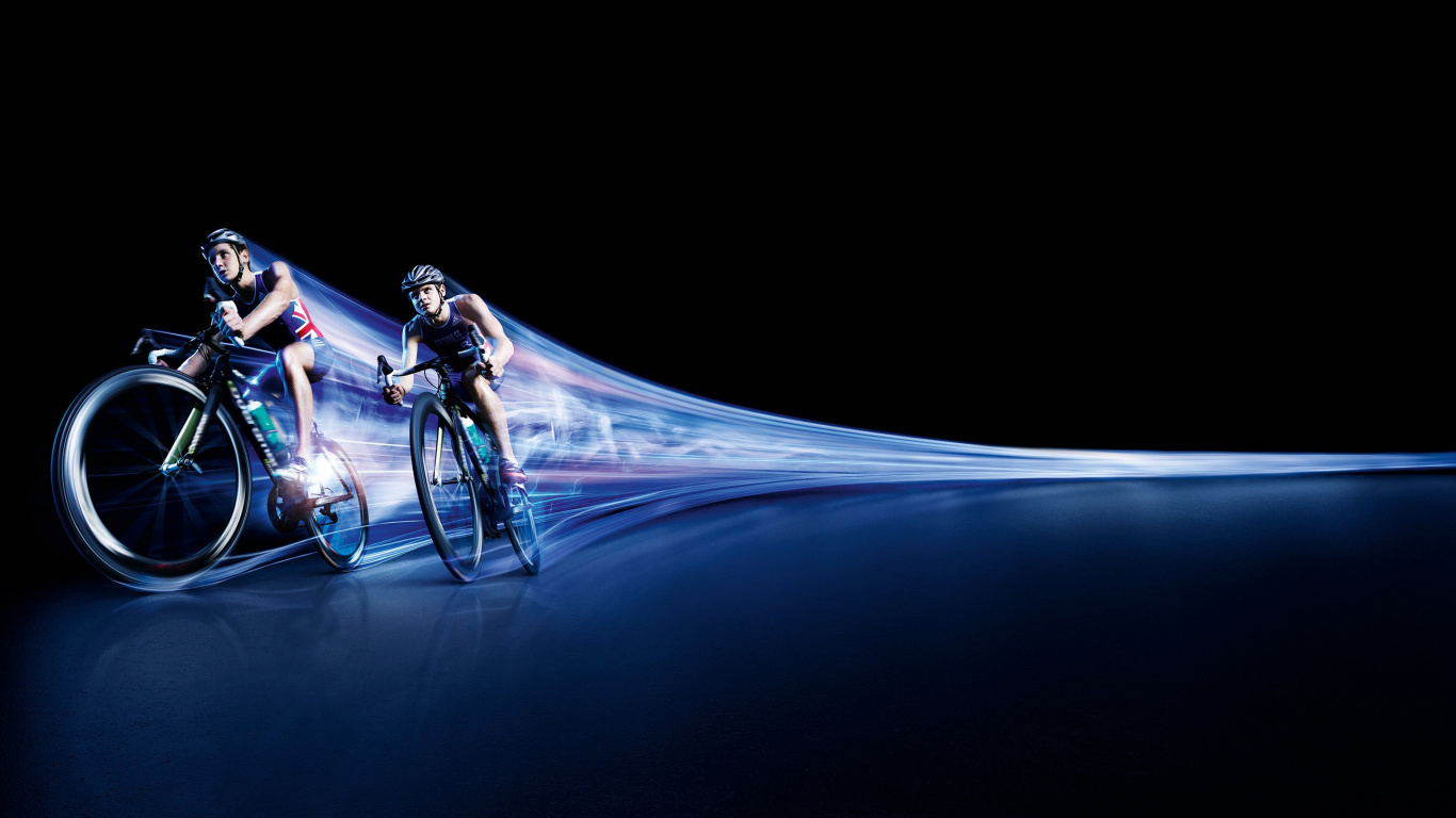 Hombre en Chaqueta Negra Montando Bicicleta. Wallpaper in 1366x768 Resolution