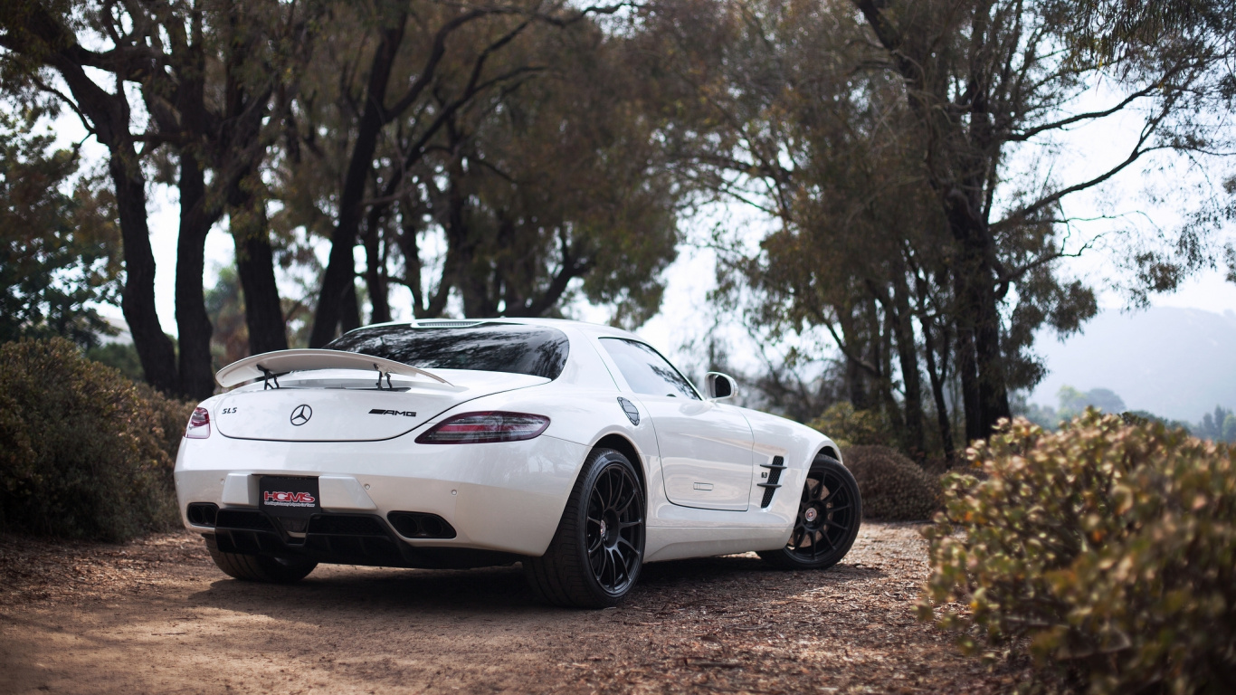 White Porsche 911 on Road During Daytime. Wallpaper in 1366x768 Resolution