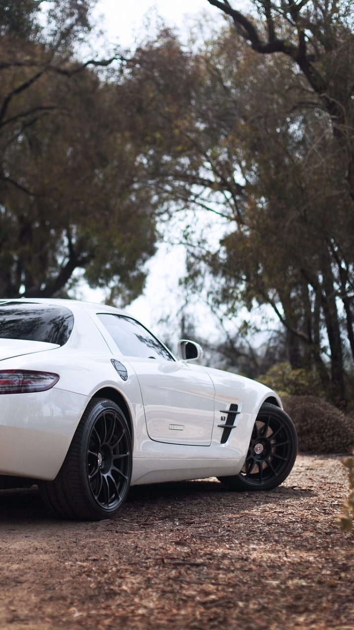 Porsche 911 Blanche Sur Route Pendant la Journée. Wallpaper in 720x1280 Resolution