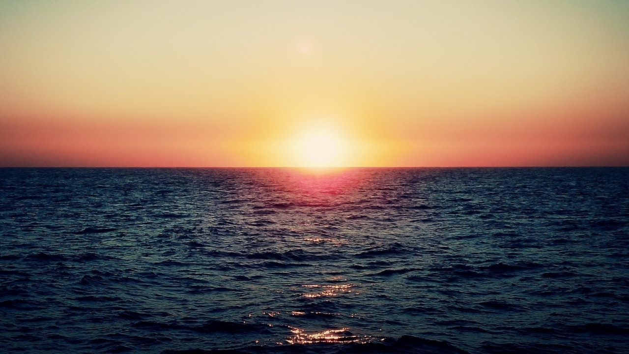 Plan D'eau au Coucher du Soleil. Wallpaper in 1280x720 Resolution