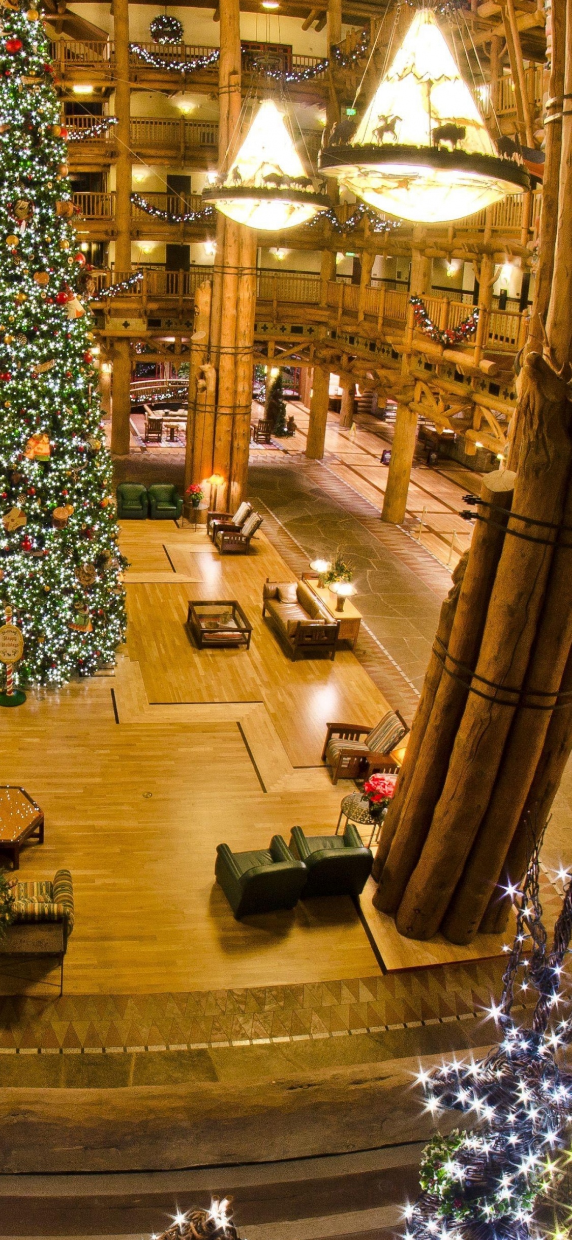 Weihnachtsdekoration, Baum, Lobby, Unterk, Magisches Königreich. Wallpaper in 1125x2436 Resolution