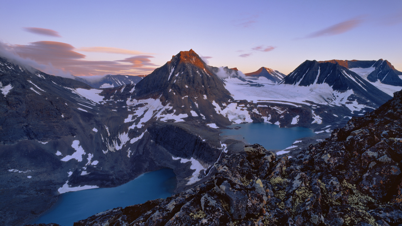 Snow Covered Mountain During Daytime. Wallpaper in 1366x768 Resolution