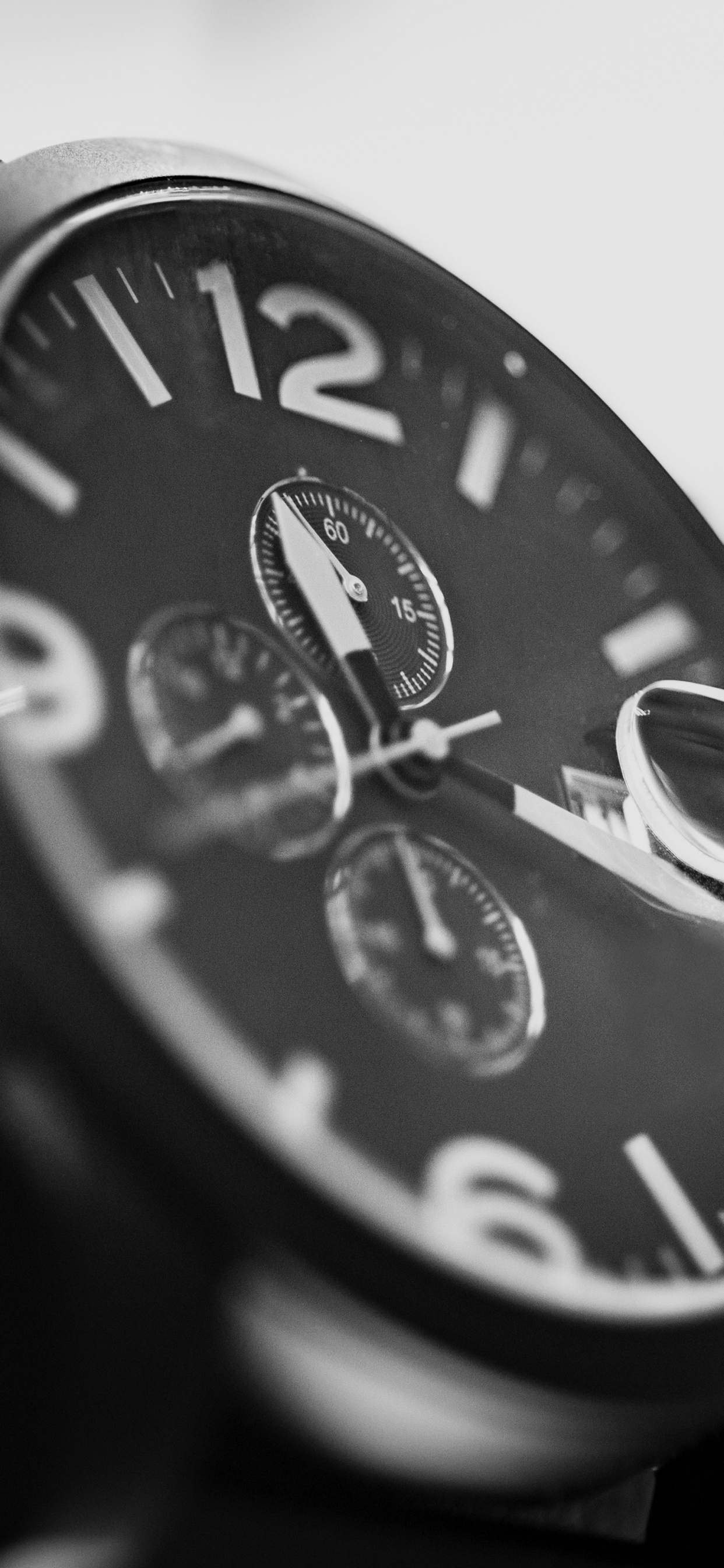 Black and White Round Chronograph Watch. Wallpaper in 1242x2688 Resolution