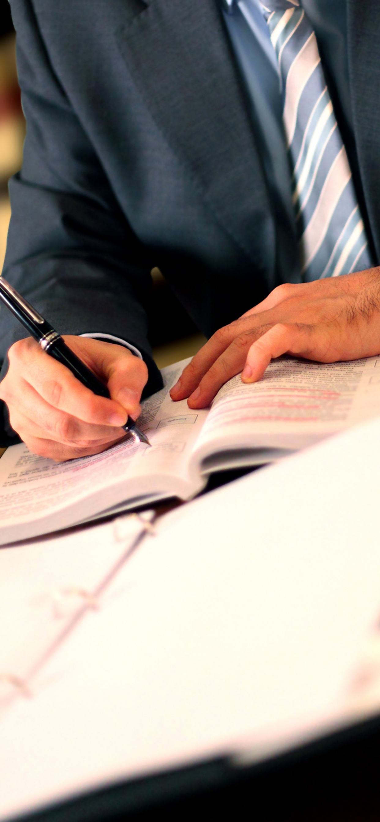 Abogado, Ley, Tribunal, el Pianista, Dispositivo Electrónico. Wallpaper in 1242x2688 Resolution