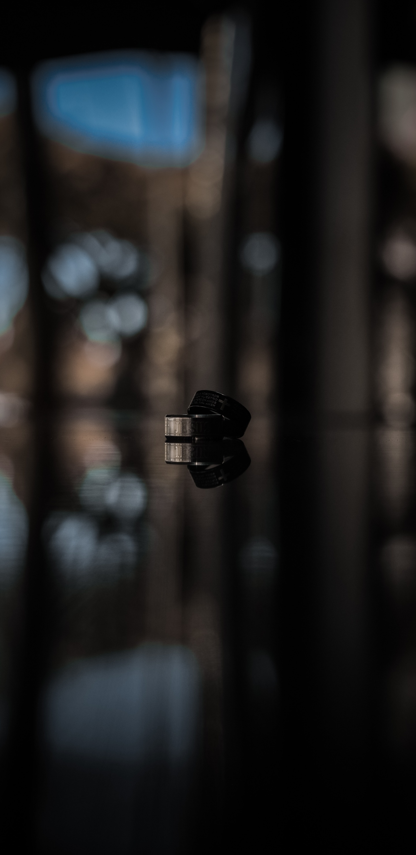 Schwarze Laterne in Der Bokeh-Fotografie. Wallpaper in 1440x2960 Resolution