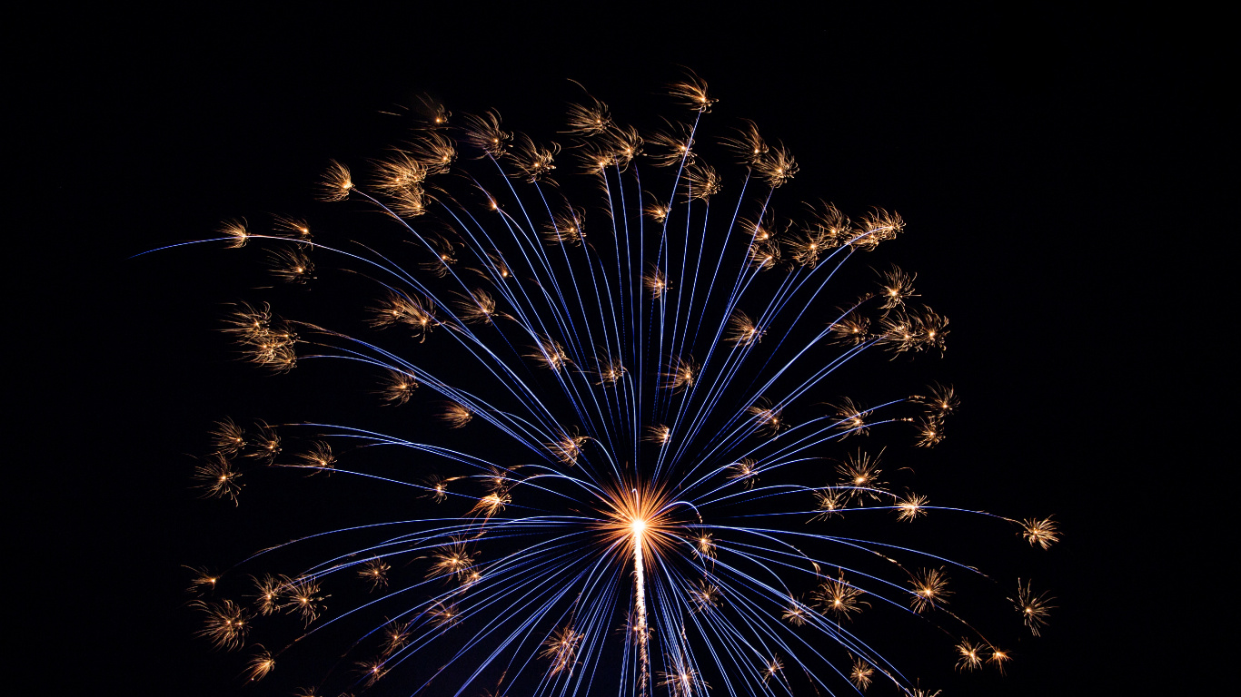 New Year, Fireworks, Darkness, New Years Day, Night. Wallpaper in 1366x768 Resolution