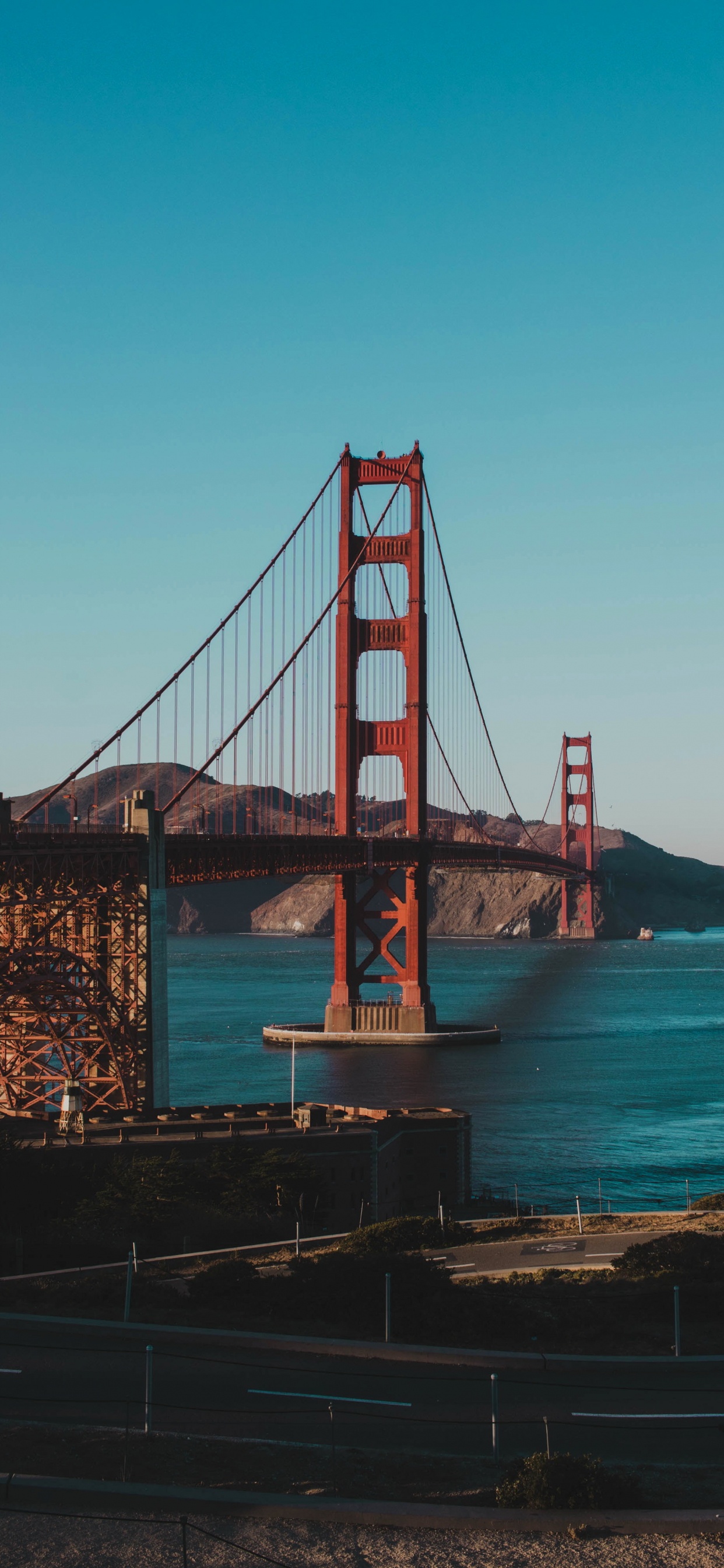 Untertitel Zur Golden Gate Bridge, Golden Gate Bridge, San Francisco Bay, Hängebrücke, Brooklyn Bridge. Wallpaper in 1242x2688 Resolution