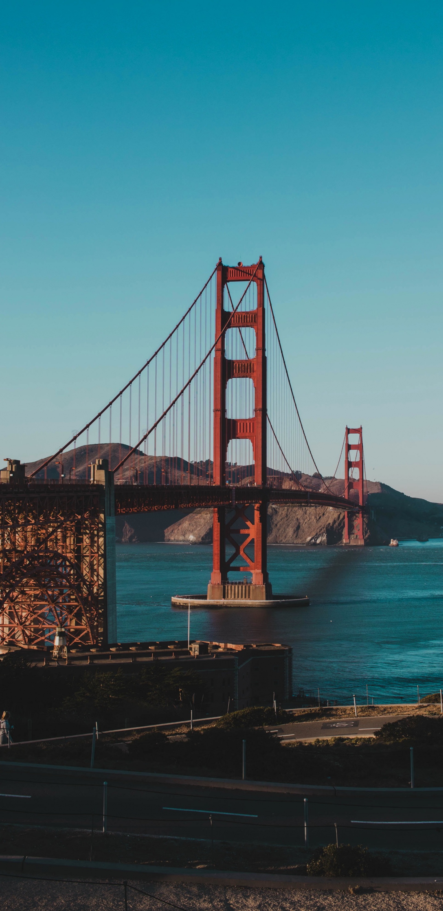 Untertitel Zur Golden Gate Bridge, Golden Gate Bridge, San Francisco Bay, Hängebrücke, Brooklyn Bridge. Wallpaper in 1440x2960 Resolution