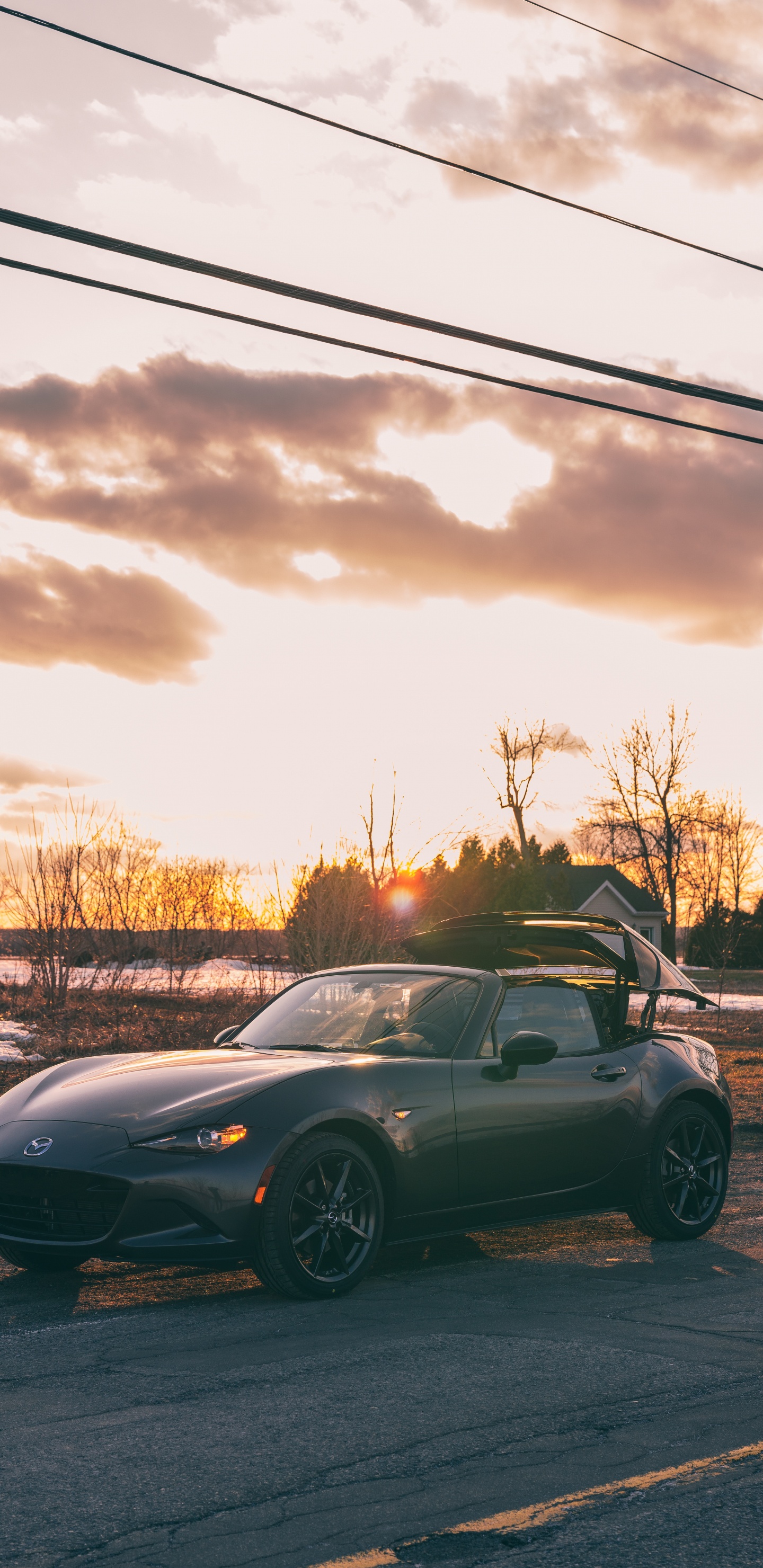 Coupé Noir Sur Route Pendant la Journée. Wallpaper in 1440x2960 Resolution
