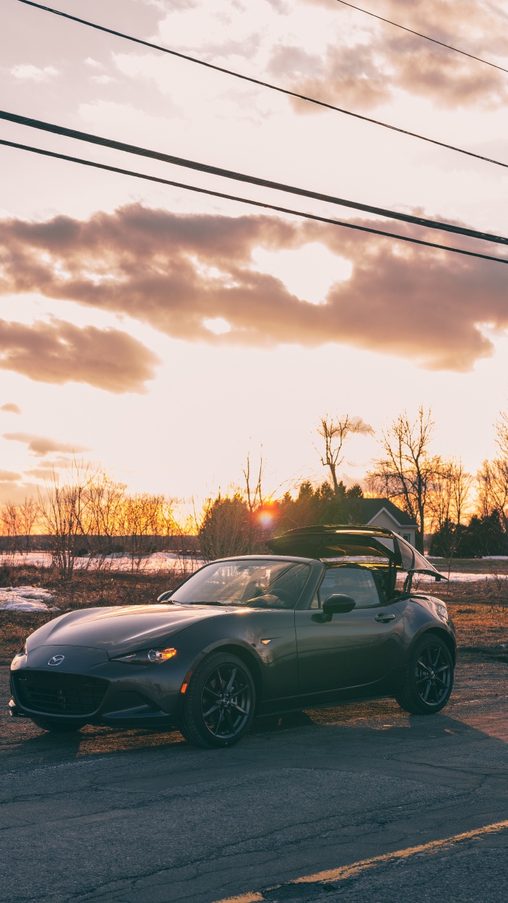 Coupé Noir Sur Route Pendant la Journée. Wallpaper in 720x1280 Resolution