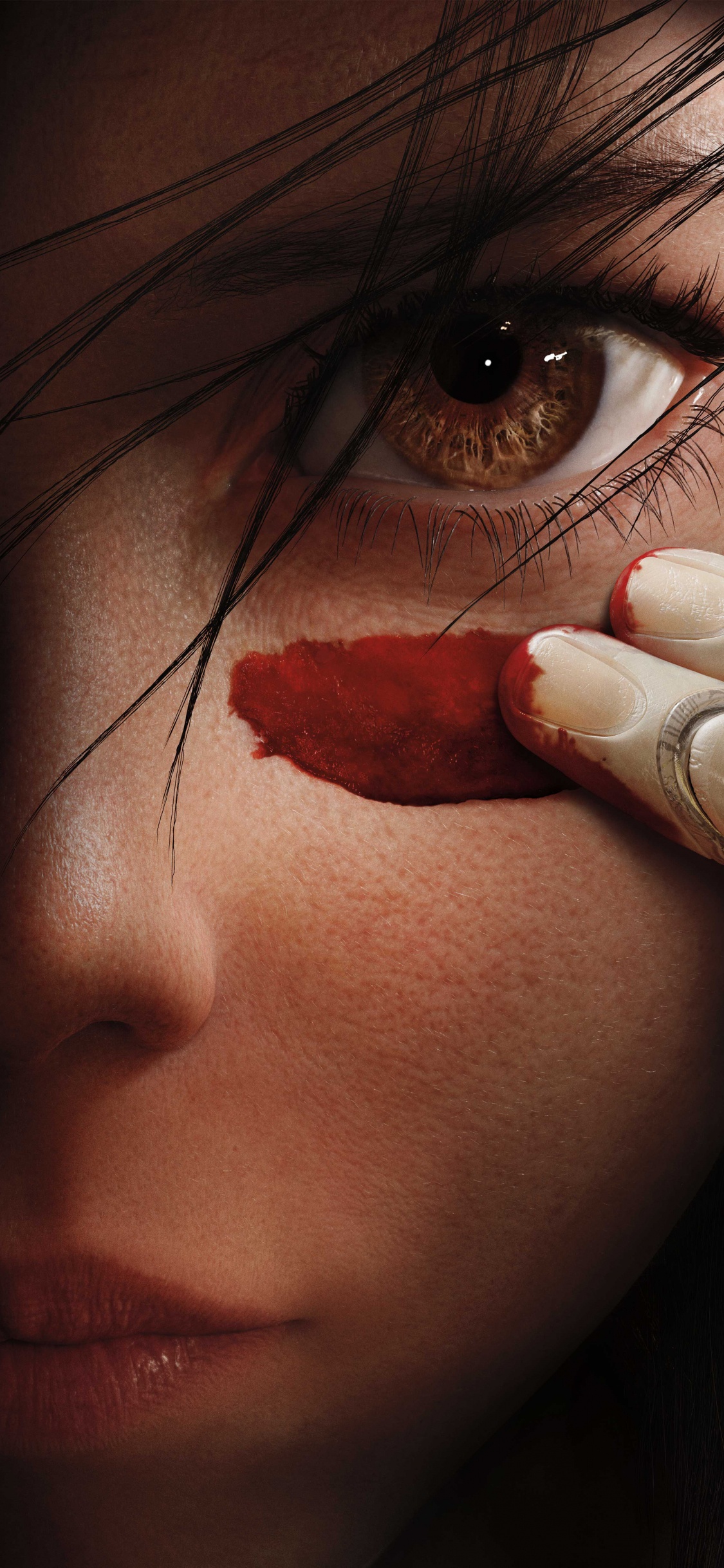 Mujer Con Lápiz Labial Rojo y Sombra de Ojos Blanca. Wallpaper in 1125x2436 Resolution