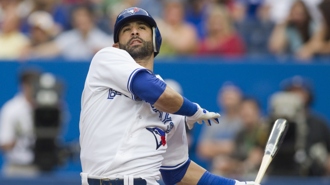 Man in White and Blue Nike Jersey Shirt Holding Baseball Bat. Wallpaper in 1280x720 Resolution