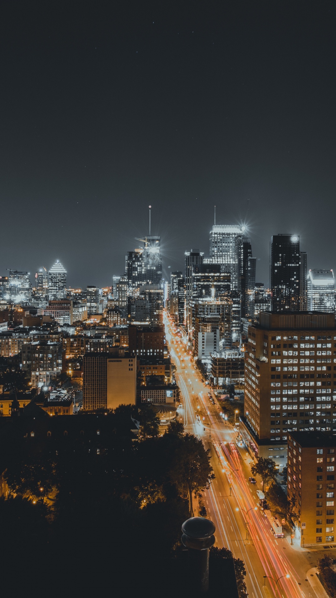 Vue Aérienne Des Bâtiments de la Ville Pendant la Nuit. Wallpaper in 1080x1920 Resolution