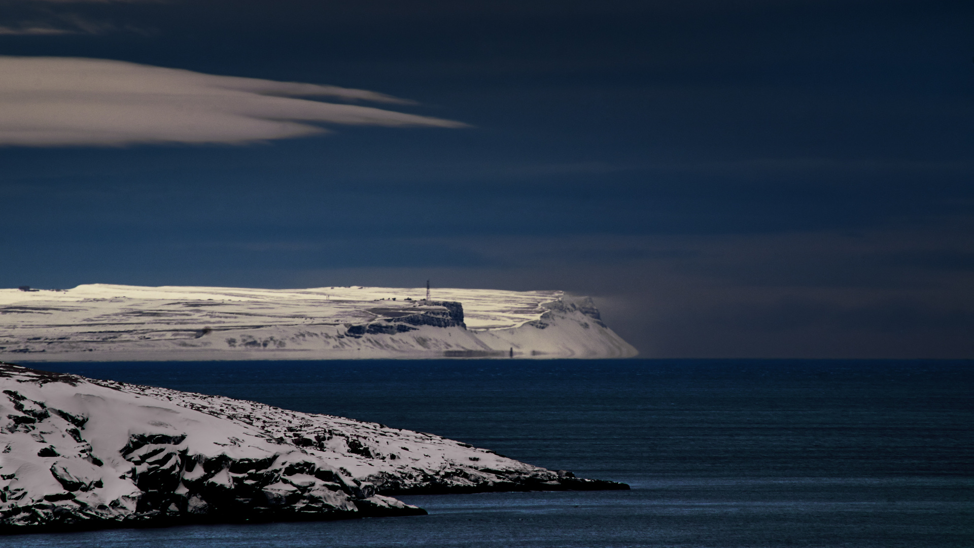 Nuages Blancs Sur la Montagne Couverte de Neige. Wallpaper in 1920x1080 Resolution