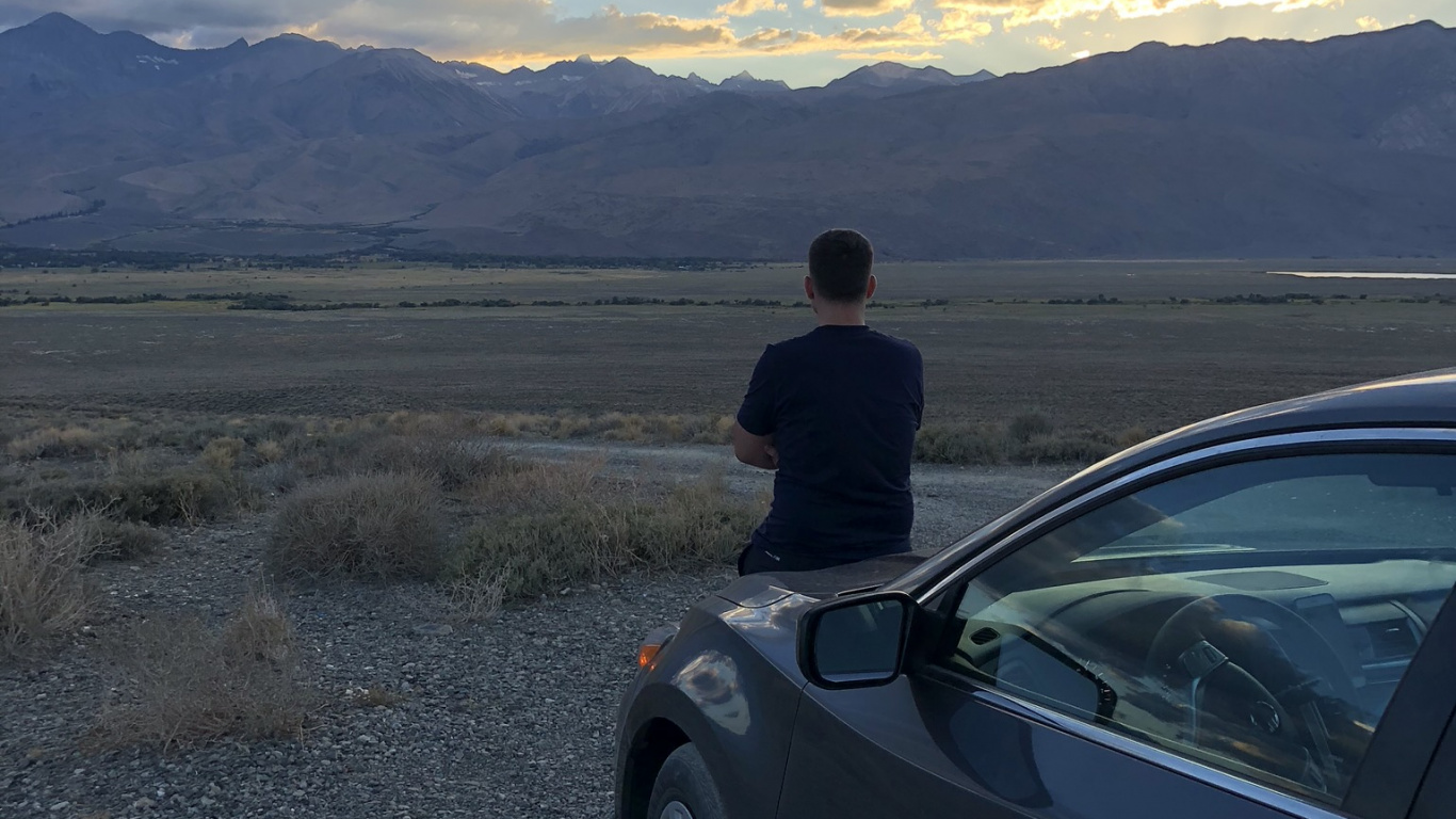 Road, König, Mitte Größe Auto, Familienauto, Cloud. Wallpaper in 1366x768 Resolution