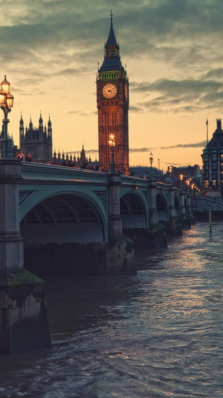 Brown and Green Concrete Bridge Over River During Daytime. Wallpaper in 750x1334 Resolution