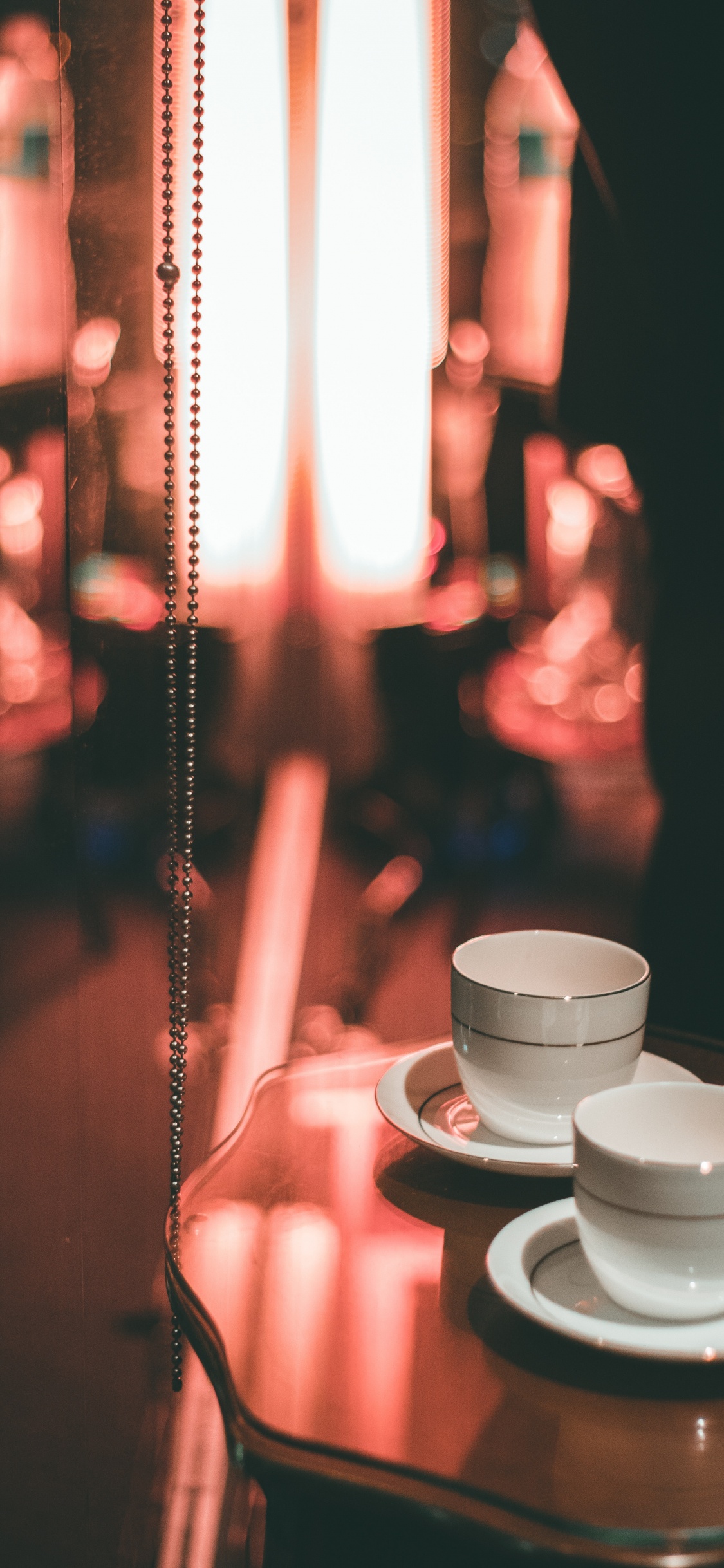 房间, 茶杯, 光, 手臂, 手 壁纸 1125x2436 允许