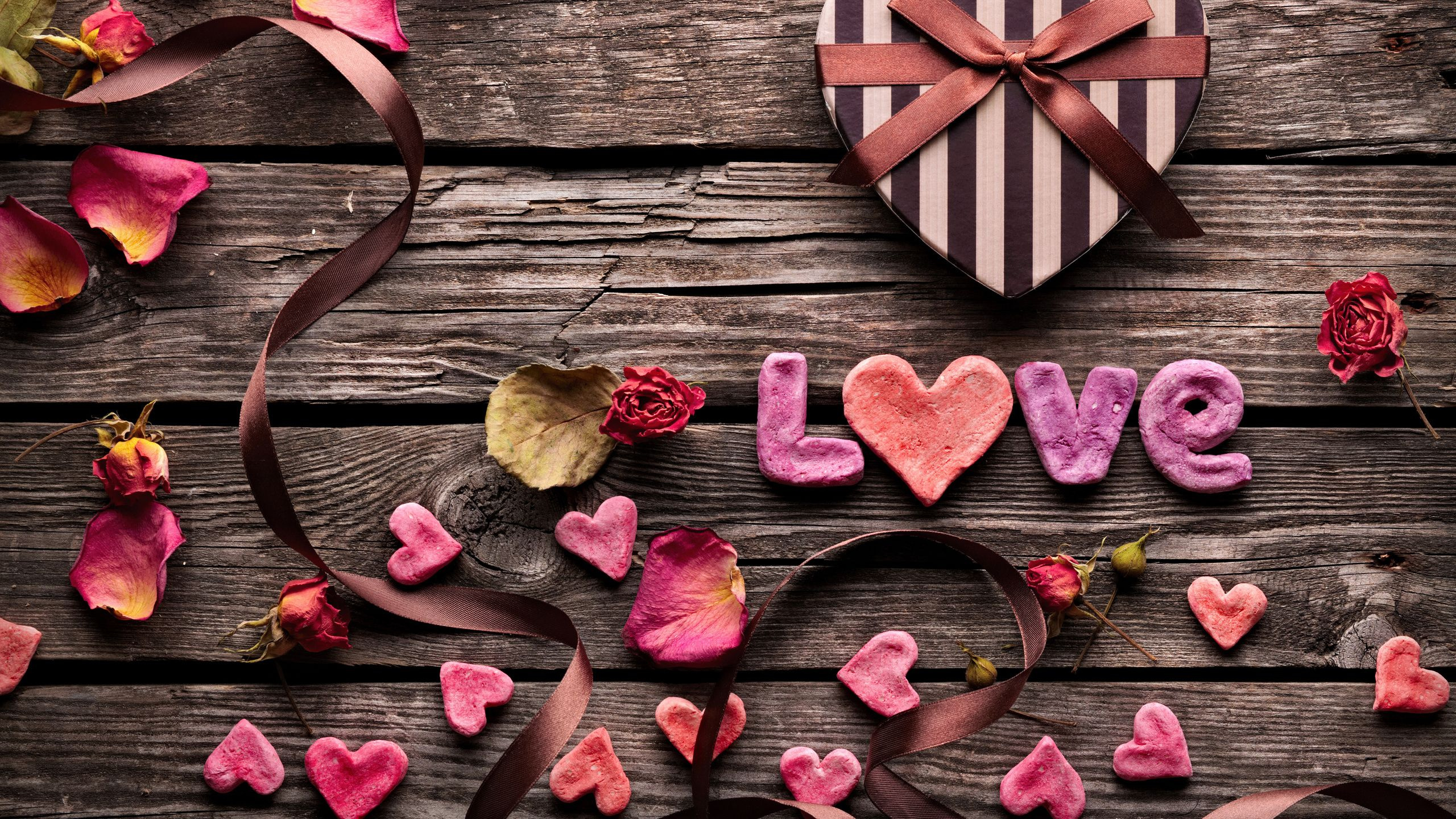 Herzen, Pink, Liebe, Blütenblatt, Valentines Tag. Wallpaper in 2560x1440 Resolution