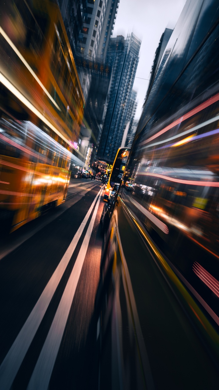 Photographie en Accéléré de Voitures Sur la Route Pendant la Nuit. Wallpaper in 720x1280 Resolution