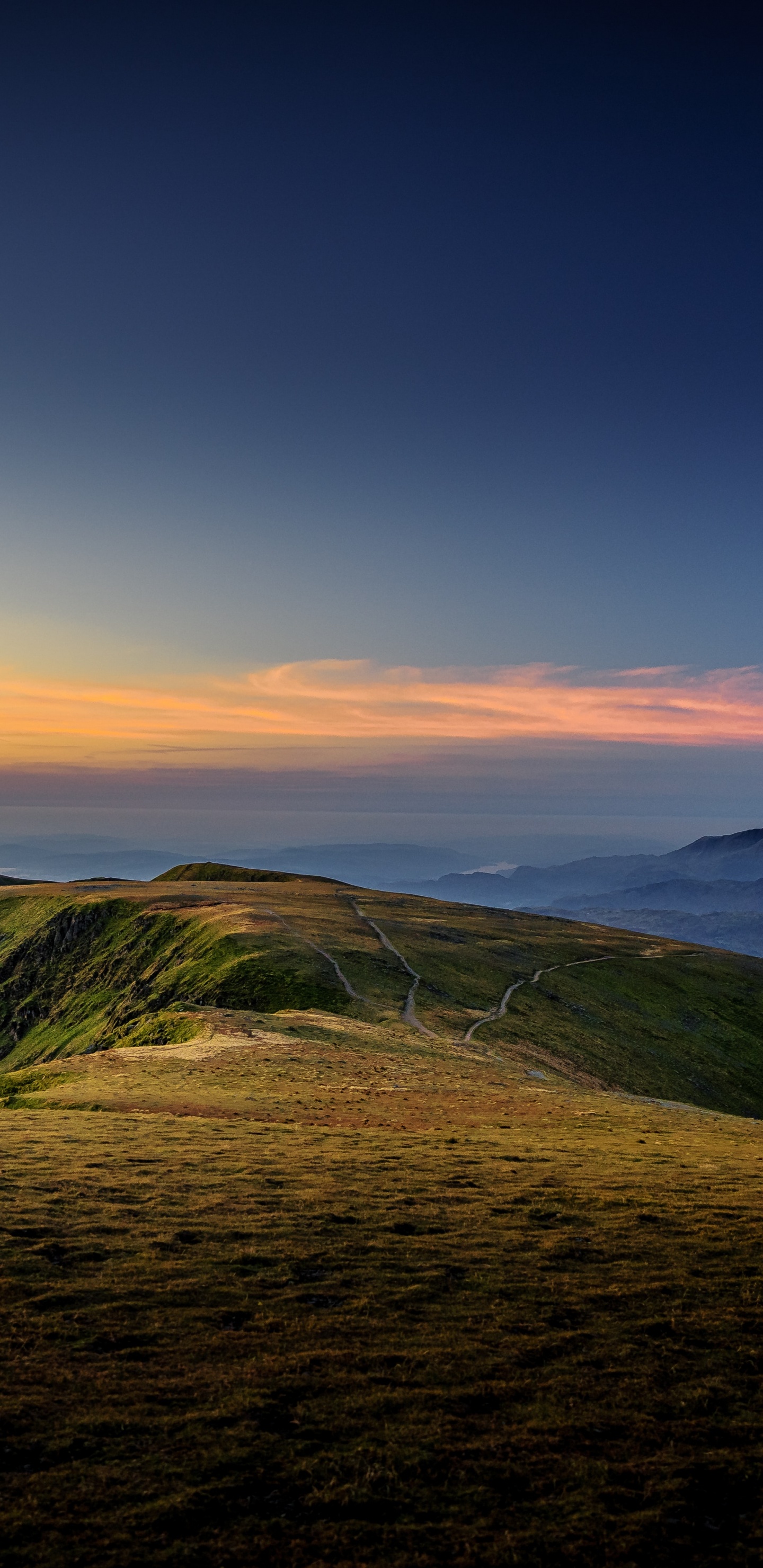 Mount Scenery, Cloud, Naturlandschaft, Piste, Gelände. Wallpaper in 1440x2960 Resolution