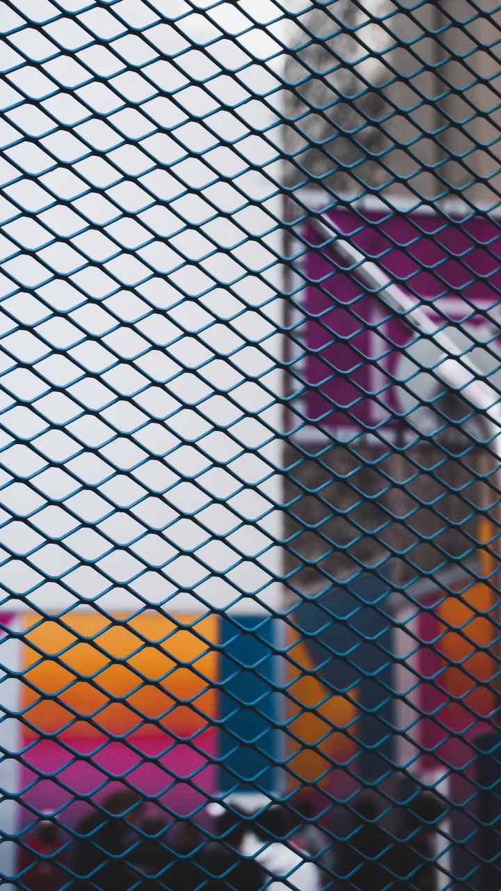 Weißer Und Roter Metallrahmen. Wallpaper in 720x1280 Resolution