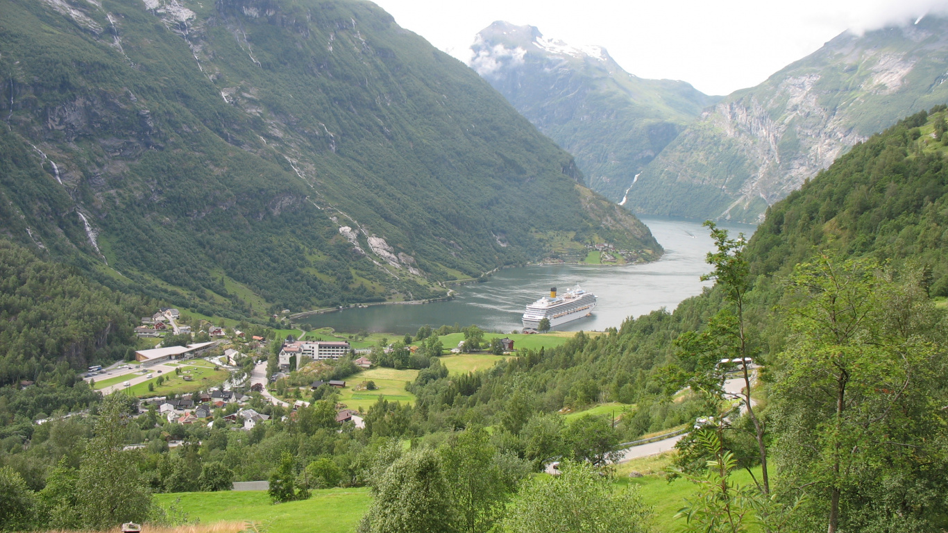 Green Mountains and Green Trees During Daytime. Wallpaper in 1366x768 Resolution