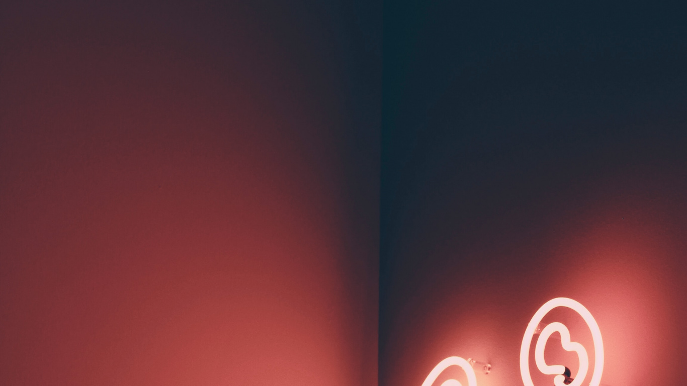 Rotes Herz Mit Leuchte. Wallpaper in 1366x768 Resolution