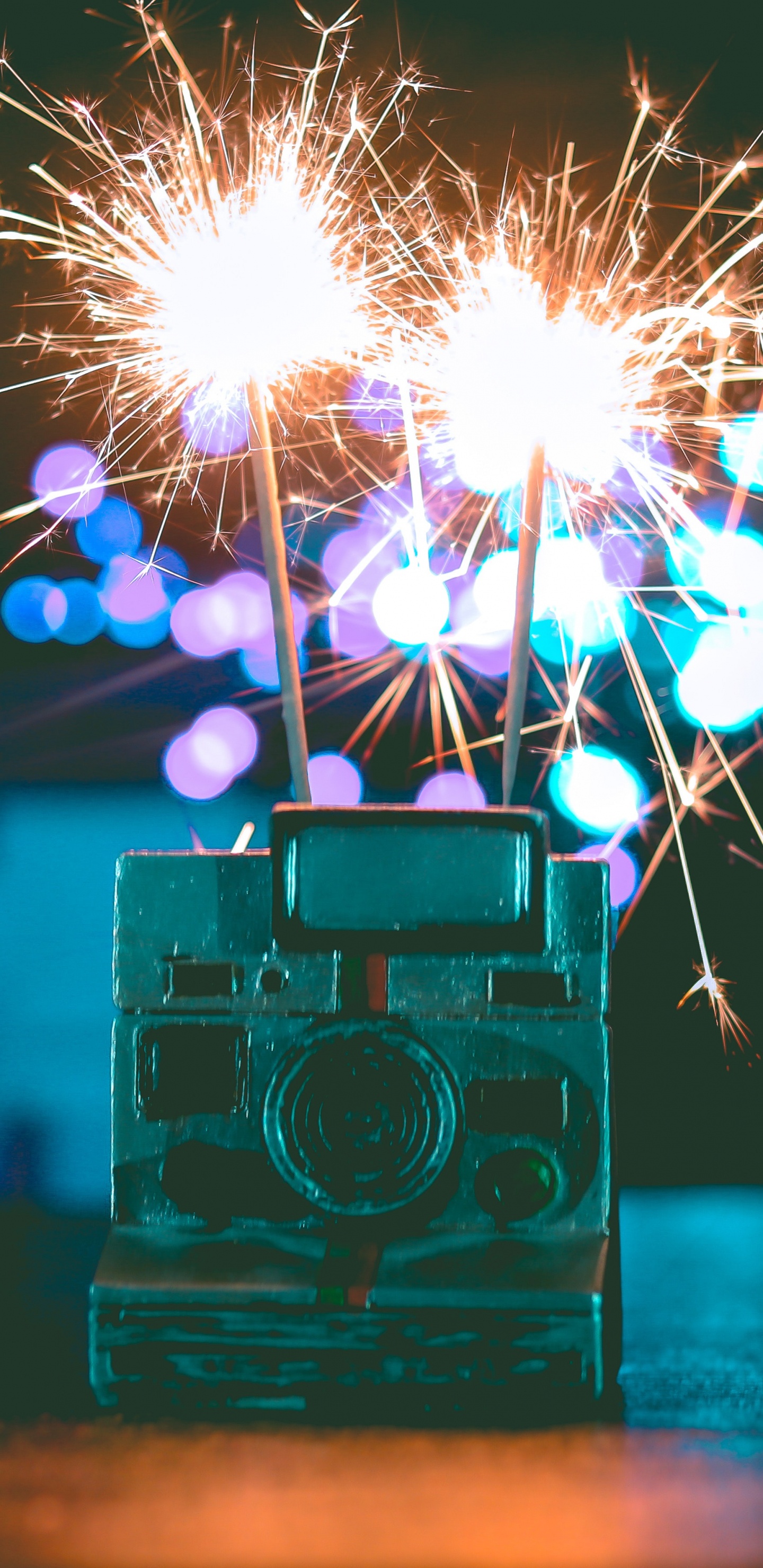Pirotecnia, Luz, Evento, el Día de Año Nuevo, la Víspera de Año Nuevo. Wallpaper in 1440x2960 Resolution