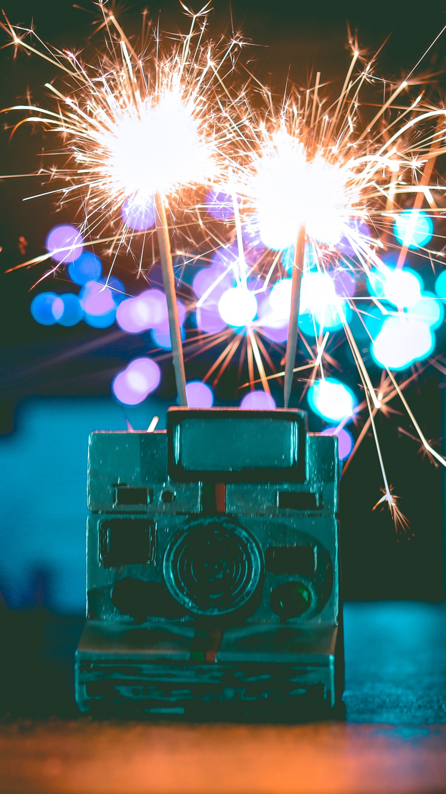 Wunderkerze, Feuerwerk, Licht, Veranstaltung, Neue Jahre Tag. Wallpaper in 1440x2560 Resolution