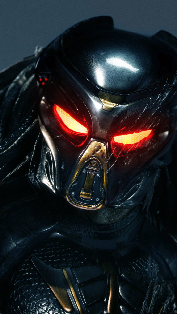 Robot Noir et Gris Avec Des Ailes. Wallpaper in 750x1334 Resolution