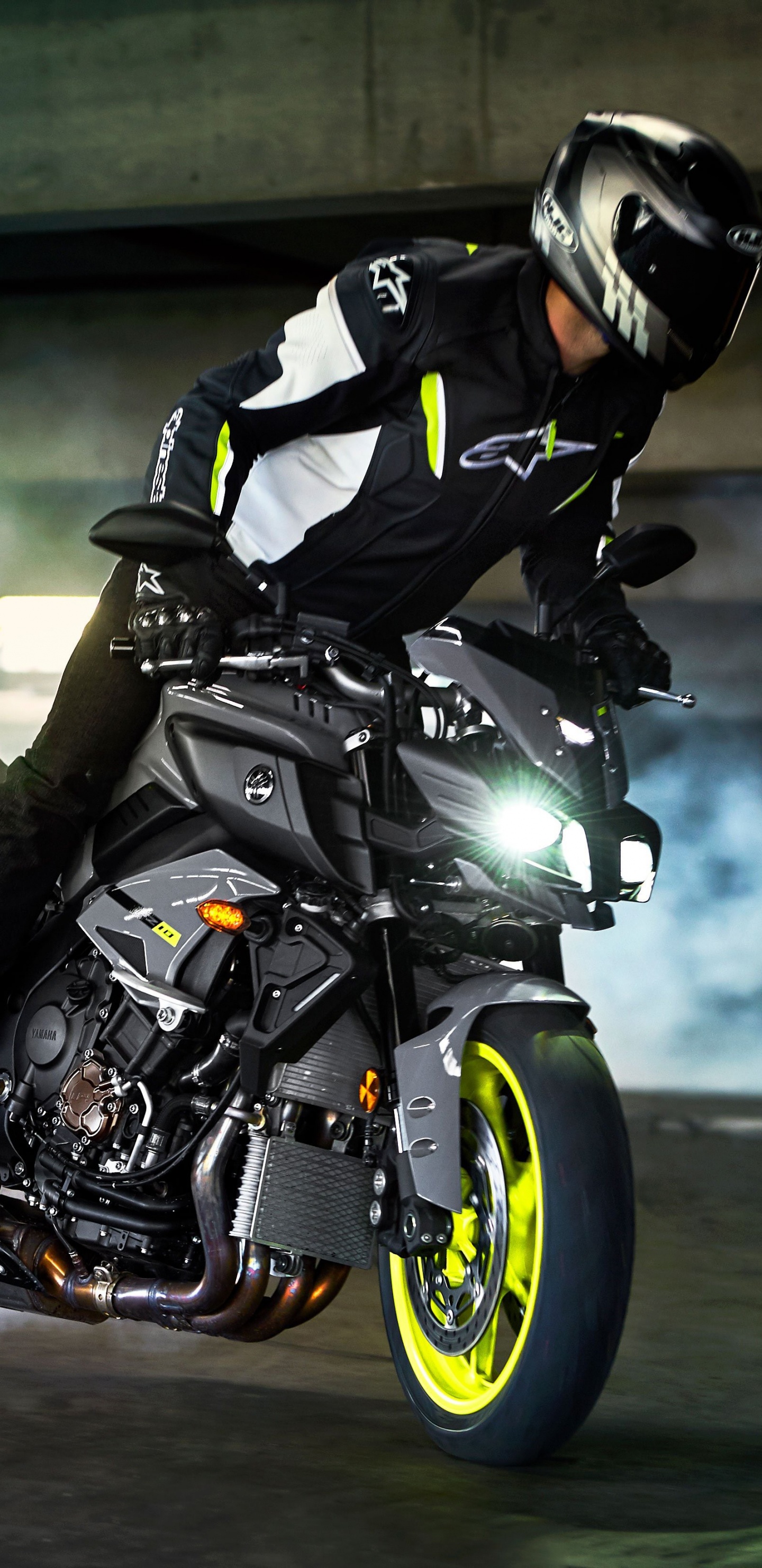 Homme, Dans, Veste Noire, Équitation, Moto. Wallpaper in 1440x2960 Resolution