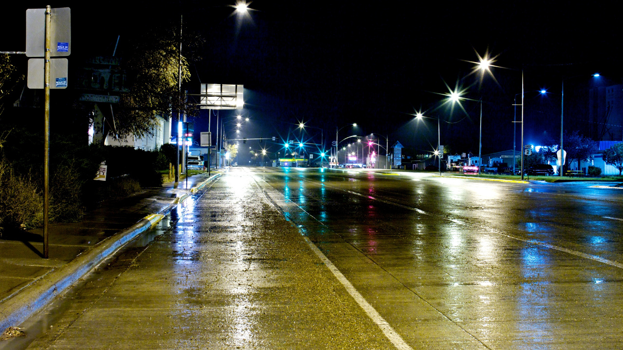 Coches en la Carretera Durante la Noche.. Wallpaper in 1280x720 Resolution