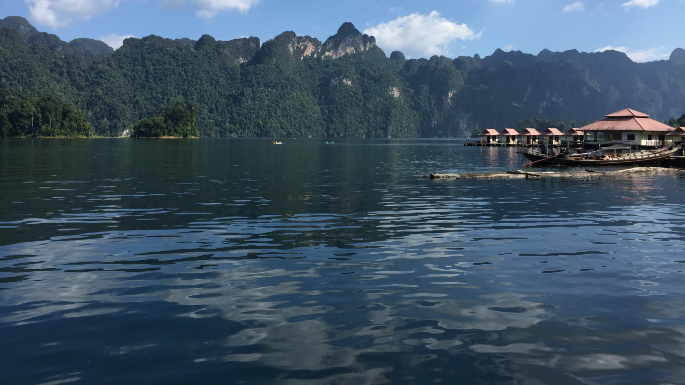 反射, 多山的地貌, 水资源, 山脉, 水道 壁纸 1366x768 允许