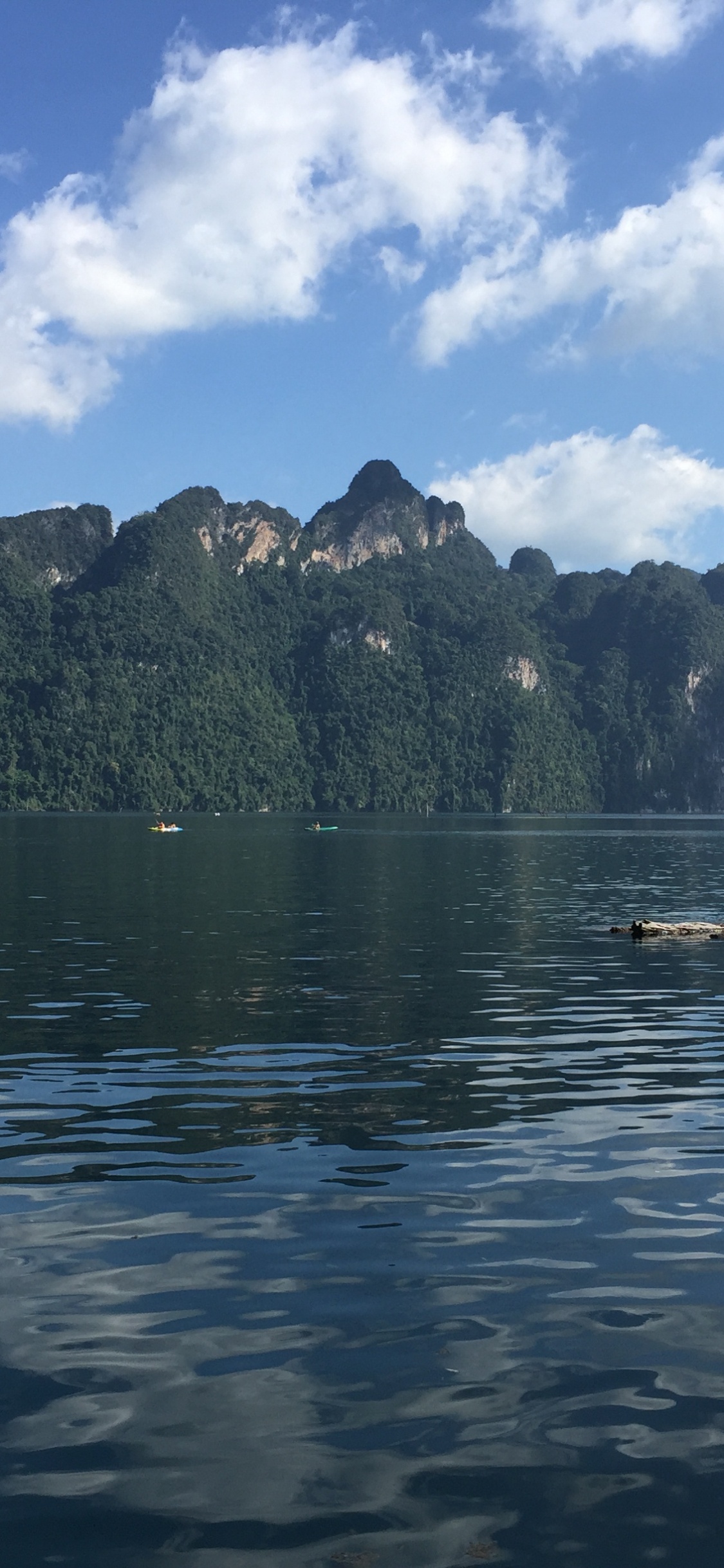 Reflexion, Cloud, Bergigen Landschaftsformen, Wasser, Wasserressourcen. Wallpaper in 1125x2436 Resolution