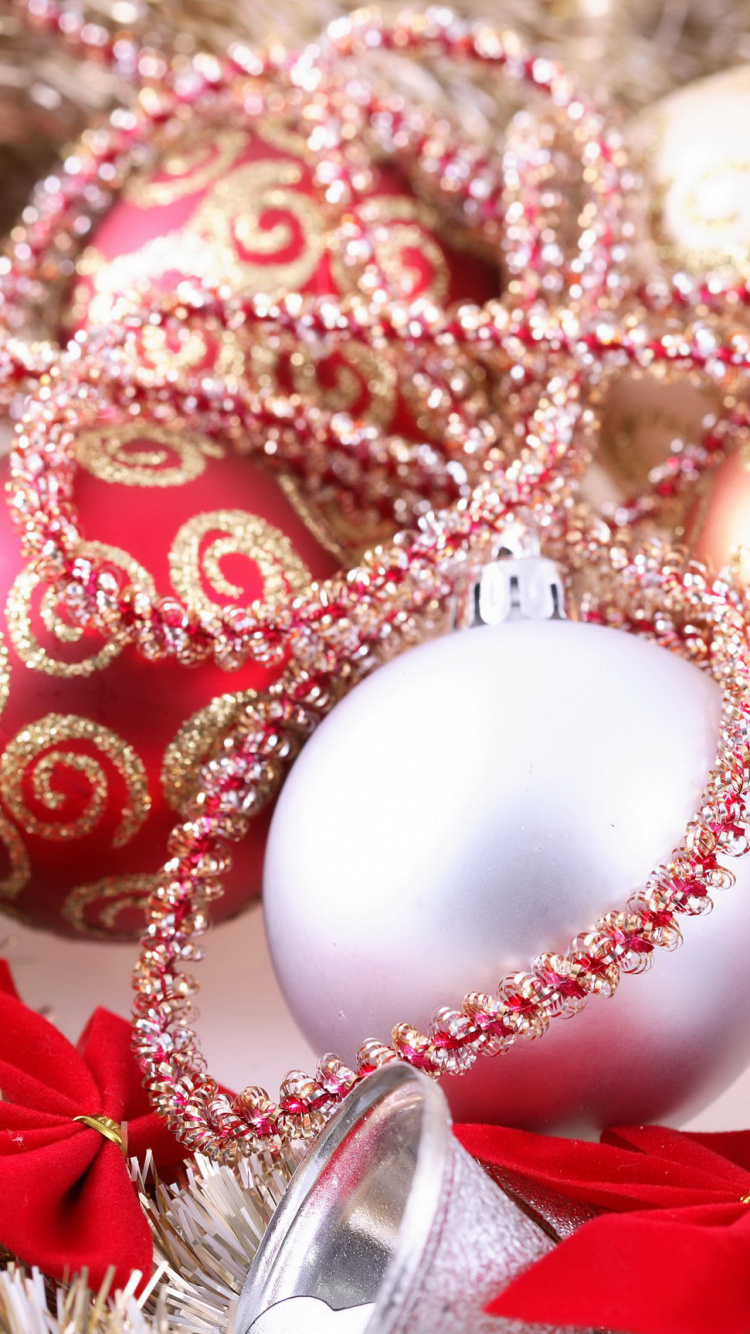 Neujahr, Christmas Ornament, Weihnachten, Weihnachtsdekoration, Dekor. Wallpaper in 750x1334 Resolution