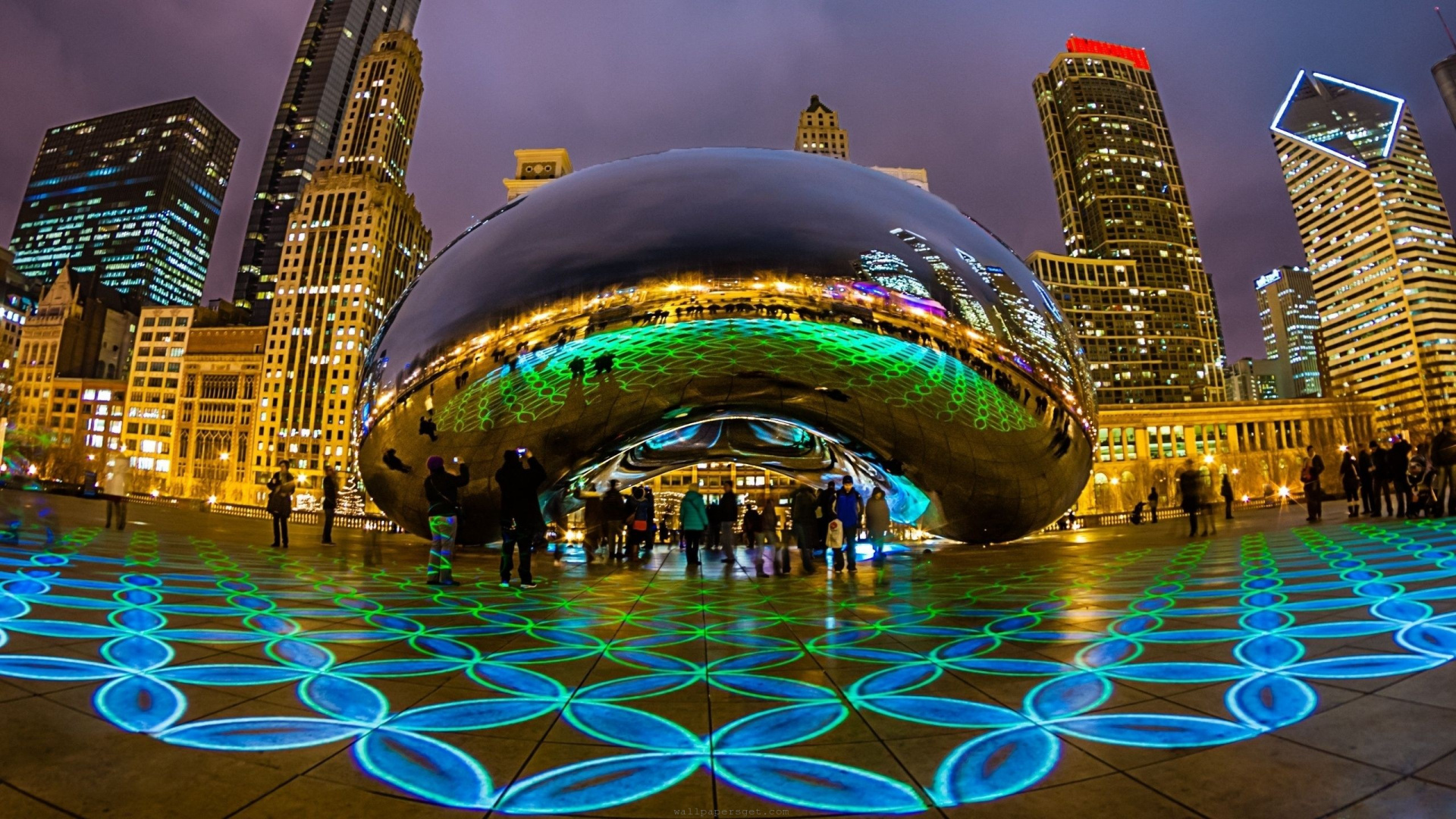 Personnes Marchant Dans la Rue Près Des Immeubles de Grande Hauteur Pendant la Nuit. Wallpaper in 1920x1080 Resolution