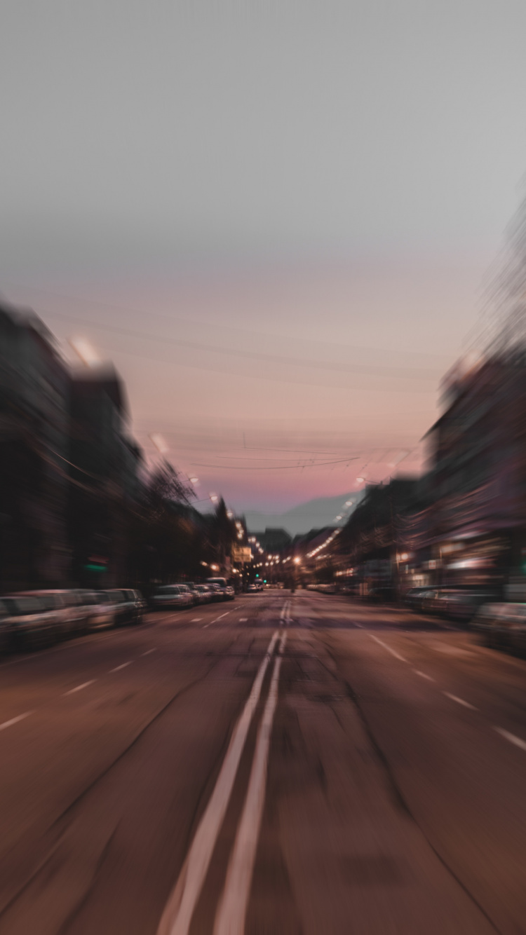 Autos Tagsüber Unterwegs Road. Wallpaper in 750x1334 Resolution