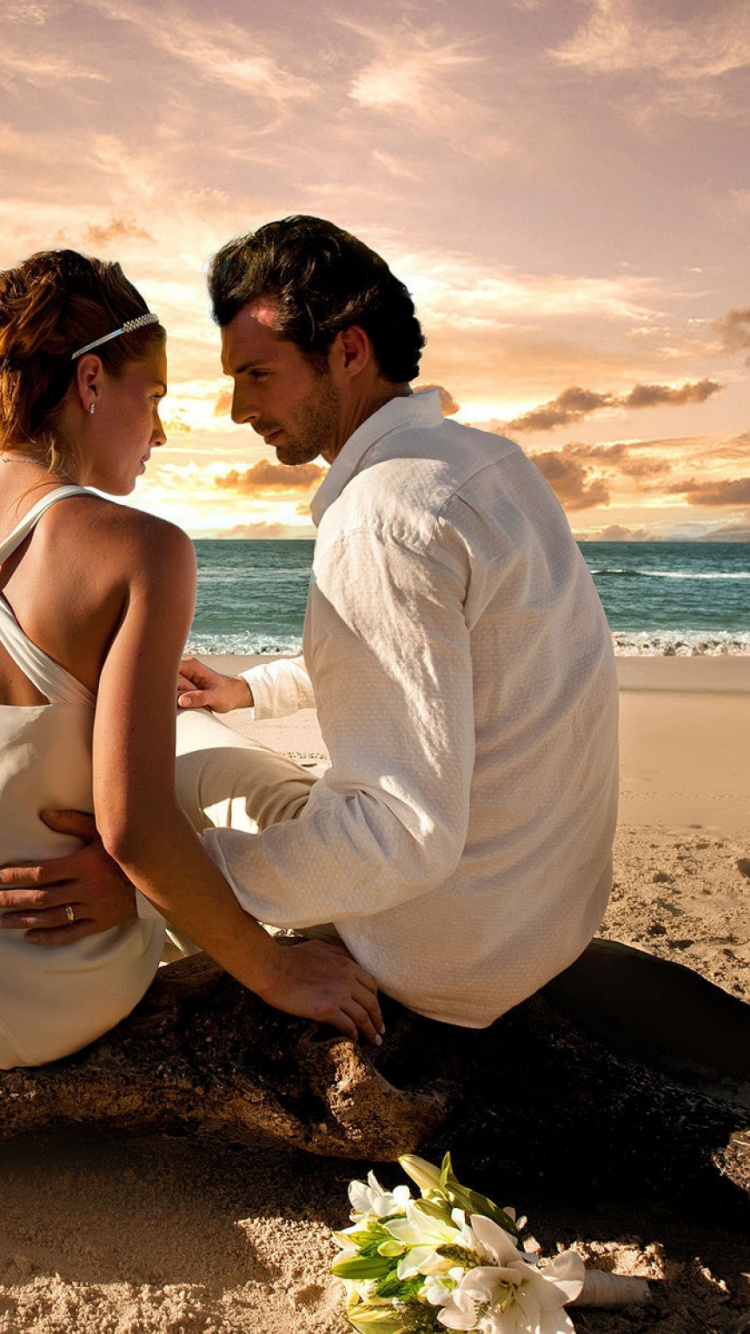 Lune, Couple, Vacances, Amour, Plage. Wallpaper in 750x1334 Resolution