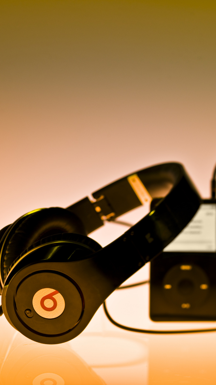 Beats Electronics, Auriculares, Equipo de Audio, Gadget, Dispositivo Electrónico. Wallpaper in 750x1334 Resolution