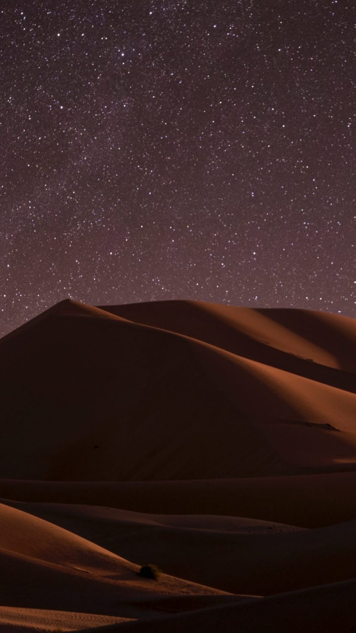 Weißes Textil Auf Grauer Oberfläche. Wallpaper in 720x1280 Resolution