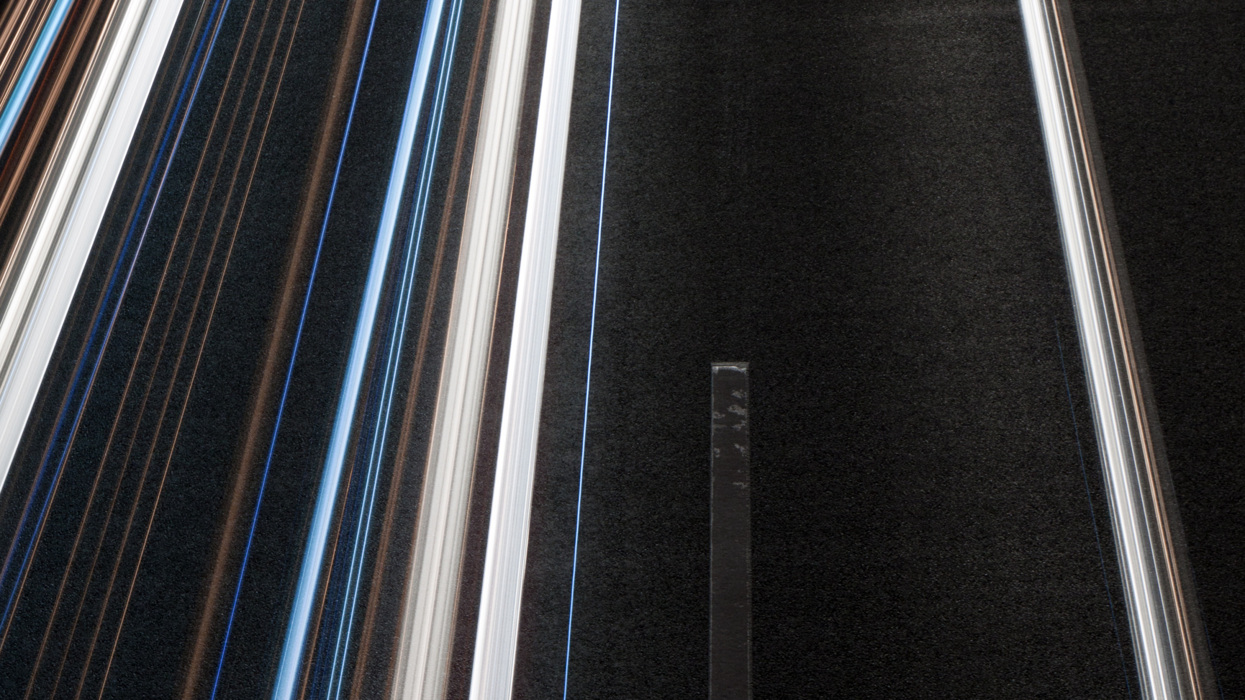 Schwarz-Weiß-Tunnel Tagsüber. Wallpaper in 2560x1440 Resolution